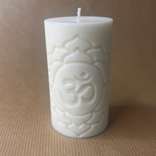 Bougie pilier « Om »